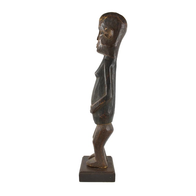 African Early 20th Century Zande Standing Female Figure on Base For Sale - Image 3 of 4