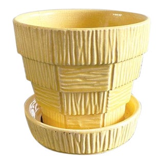 1940s Vintage McCoy Basketweave Yellow Planter For Sale