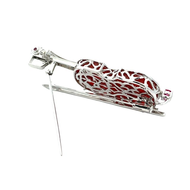 Modern 18k White Gold Violin Brooch 15.36 Carat Carnelian, Diamonds & Ruby For Sale - Image 3 of 7