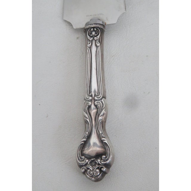 Mid 20th Century Pie Cake Server Stainless Steel Blade Sterling Silver Scrollwork Handle For Sale - Image 4 of 9