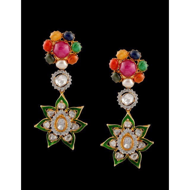 Mughal Magnificenct Traditional Rose Cut Diamond & Navratan 18 Kt YG Bridal Set For Sale In New York - Image 6 of 18