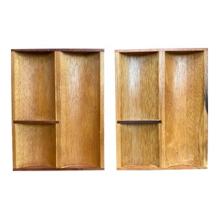 1970s Pair of Mid-Century Modern Wooden Jewelry Valets / Dresser Trays Attributed to Henredon For Sale