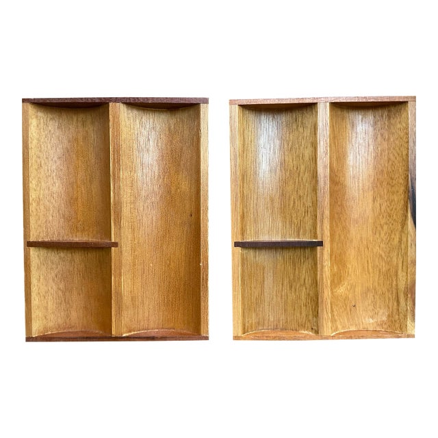 1970s Pair of Mid-Century Modern Wooden Jewelry Valets / Dresser Trays Attributed to Henredon For Sale