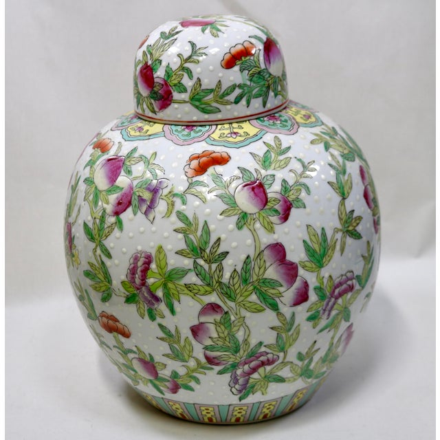 Chinoiserie Vintage Hand-Painted Chinese Famille Rose Porcelain Ginger Jar With Lid – Large Peach & Floral Pattern For Sale - Image 3 of 13