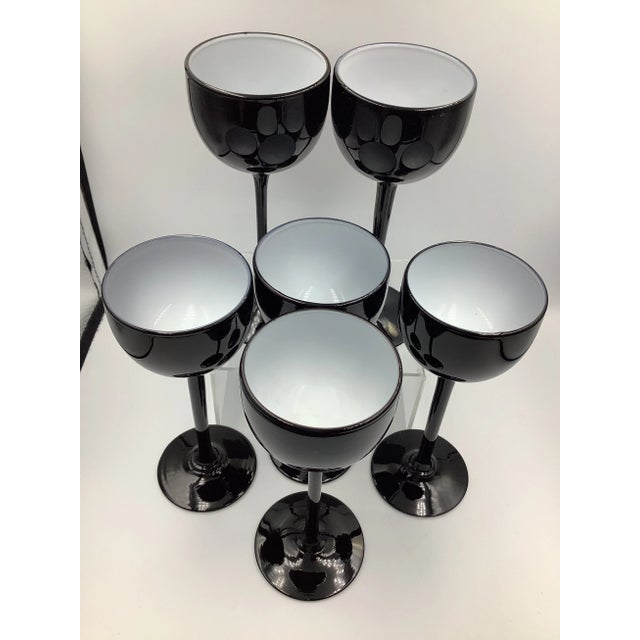 Vintage Carlo Moretti Italy Black & White Cased Glass Tall Stem Cordial Glasses - Set of 6 For Sale In New York - Image 6 of 7