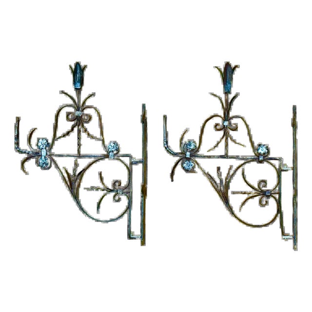 Pair of French Hand-Forged Wrought Iron Wall Brackets, 17th-18th Century For Sale
