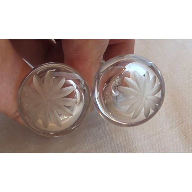 Antique 20th Century French Engraved Crystal Cruet and Silver-Plated Metal Stand from Gallia, 1890s For Sale - Image 6 of 13