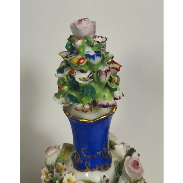Jacob Petit - Antique Pair of Porcelain Flower Encrusted Scent Bottles With Stoppers For Sale - Image 4 of 12