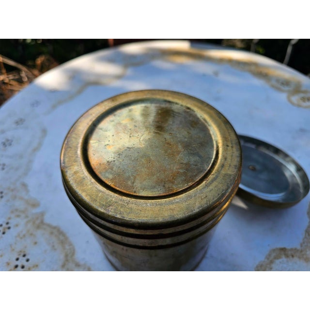 Art deco brass coffee canister, Kaffe, dimensions: height 17 cm, diameter 13.3 cm.