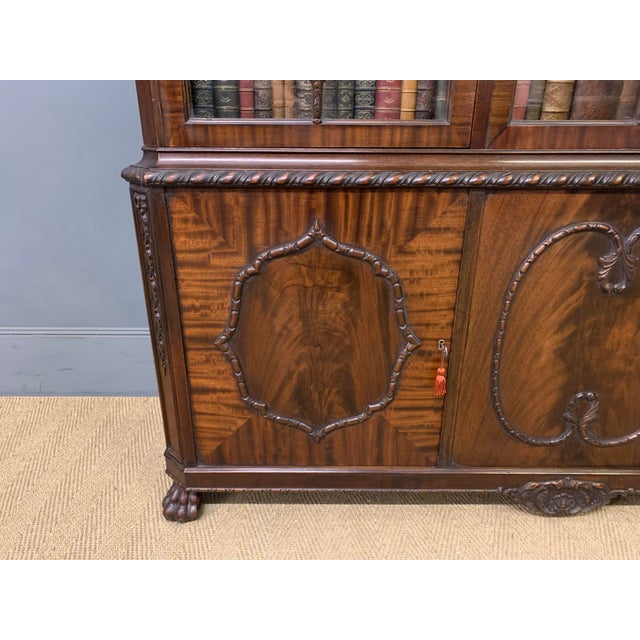 Chippendale Mahogany Bookcase by Hille, 1920 For Sale - Image 17 of 18