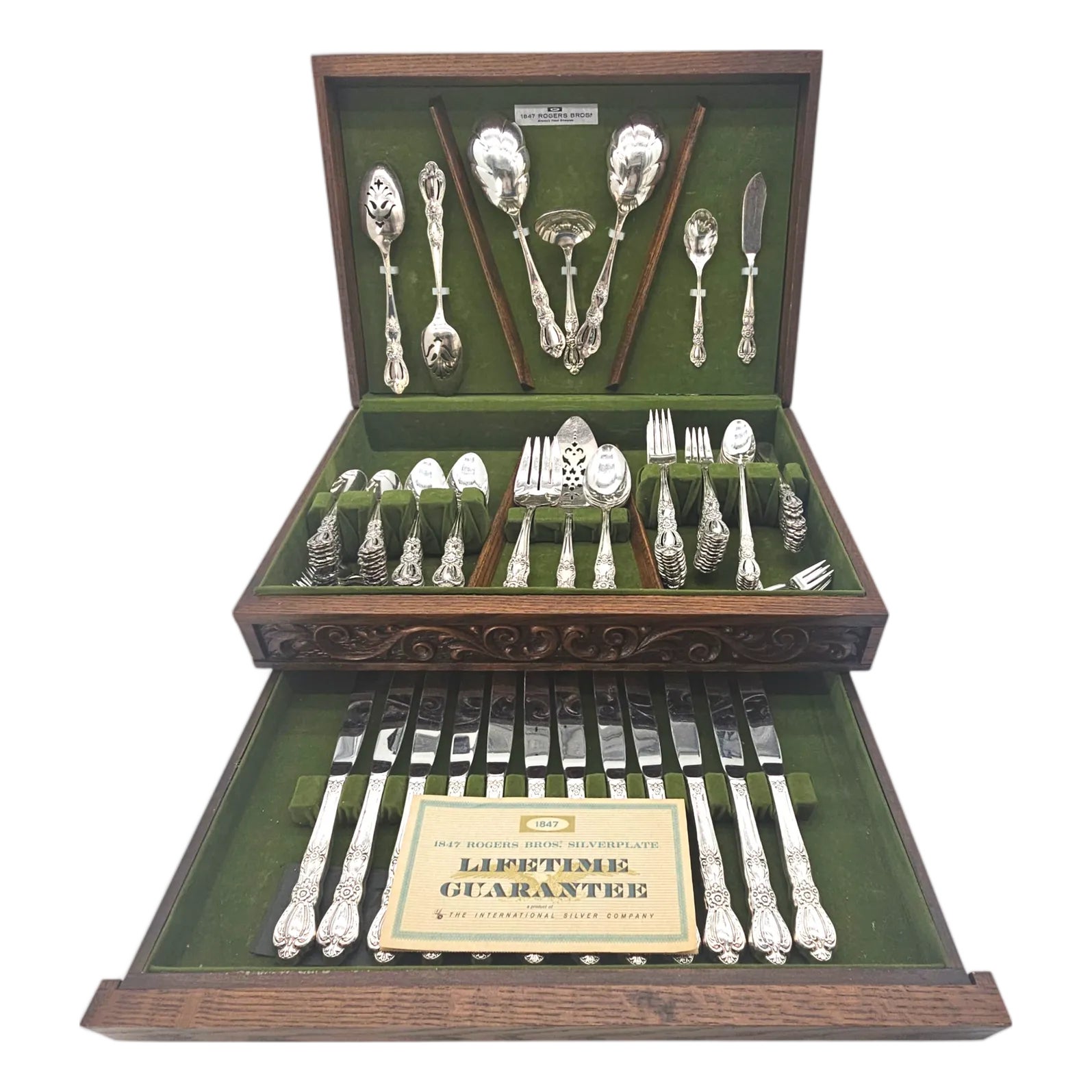 1847 Rogers Bros Grand Heritage Silverplate Flatware Set With