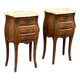 1920s Pair of French Louis XV Style Rosewood Side Tables Nightstands For Sale