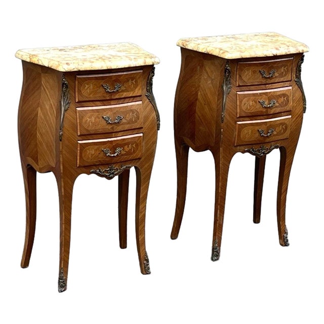 1920s Pair of French Louis XV Style Rosewood Side Tables Nightstands For Sale
