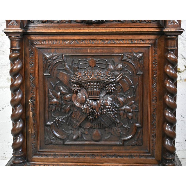French Louis Xiii Style Oak Hunt Display Cabinet For Sale - Image 12 of 18