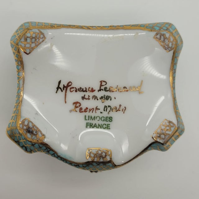 Ceramic Antique Hand Painted Limoges Porcelain Trinket Box in Robin’s Egg Blue, Green & White For Sale - Image 7 of 9