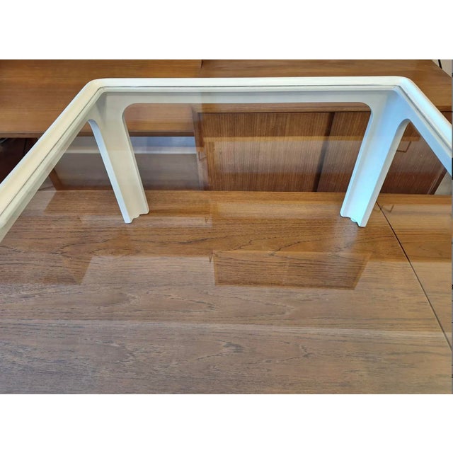 Mid-Century Coffee Table in White Lacquered Wood with Glass Top, 1960s For Sale - Image 4 of 8