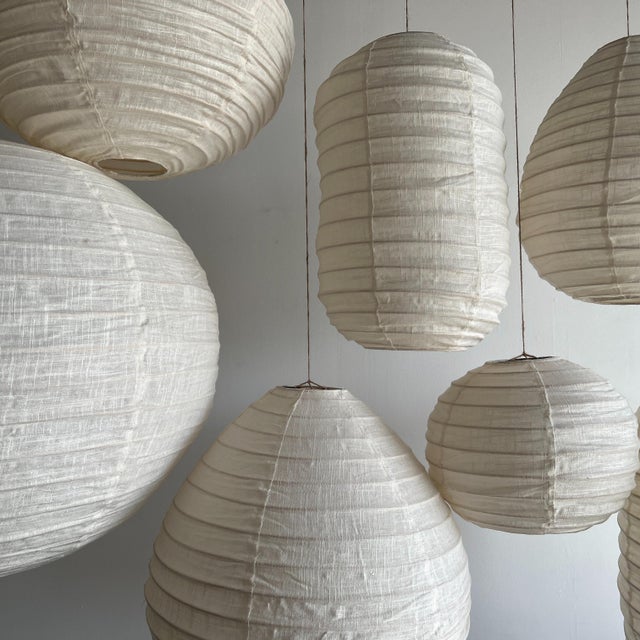 Large Round Japanese-Style Rattan and Natural Linen Pendant Light, 1980s For Sale - Image 12 of 18