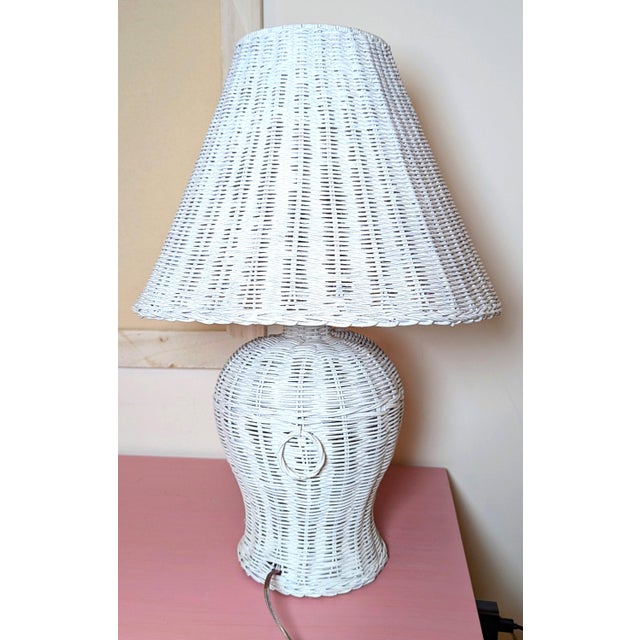 Vintage White Wicker Rattan Table Lamp Matching Wicker Shade Ginger Jar For Sale - Image 4 of 11