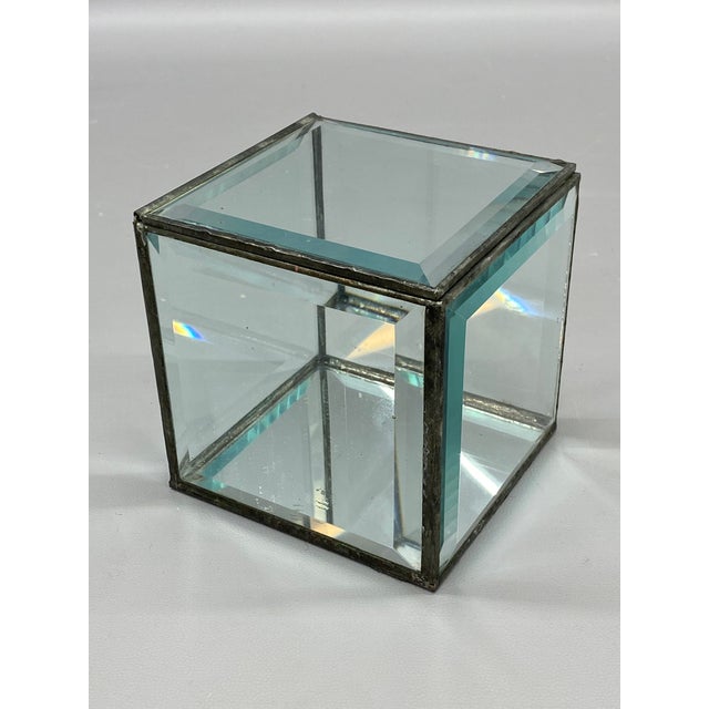 American 1980s Faceted Crystal Panel Showcase Cube For Sale - Image 3 of 8