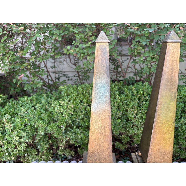 1960s Pair of Hollywood Regency Brass Obelisks For Sale - Image 4 of 7