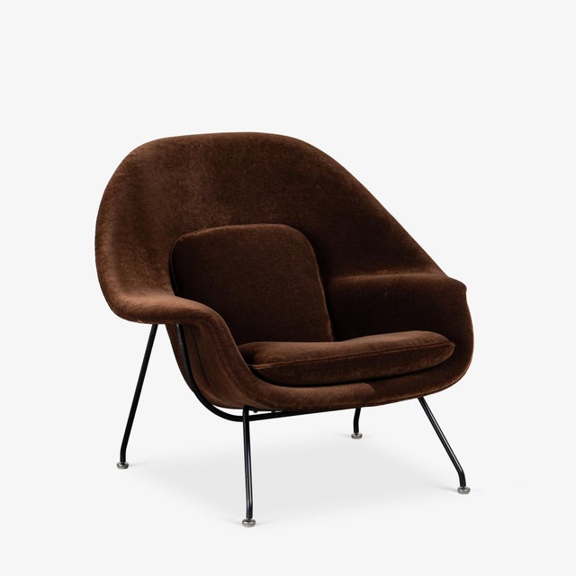 Knoll Eero Saarinen Womb Chair & Ottoman in Chocolate Brown Mohair & Black Frame by Knoll For Sale - Image 4 of 12