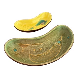 Pair of Vintage Mid Century Nesting Trays For Sale