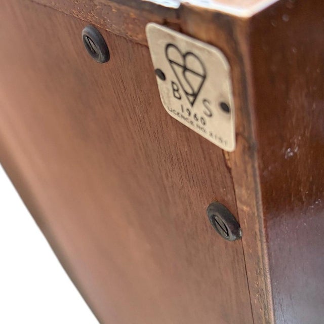 Mid-Century Modern Display Cabinet in Walnut For Sale - Image 10 of 11