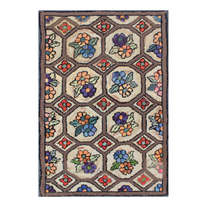 Outstanding Antique American Hooked Rug With All-Over Floral Design 2'8"x4'1"