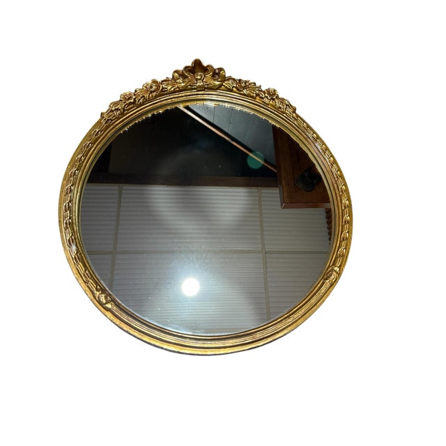 Vintage Hollywood Regency Round Gold Ribbon Crest Wall Mirror 19.5 Inches For Sale In Buffalo - Image 6 of 8