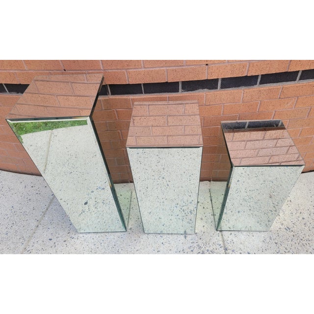 Silver Set of 3 Graduated Modernist Beveled Glass Mirrored Pedestals Columns For Sale - Image 8 of 12