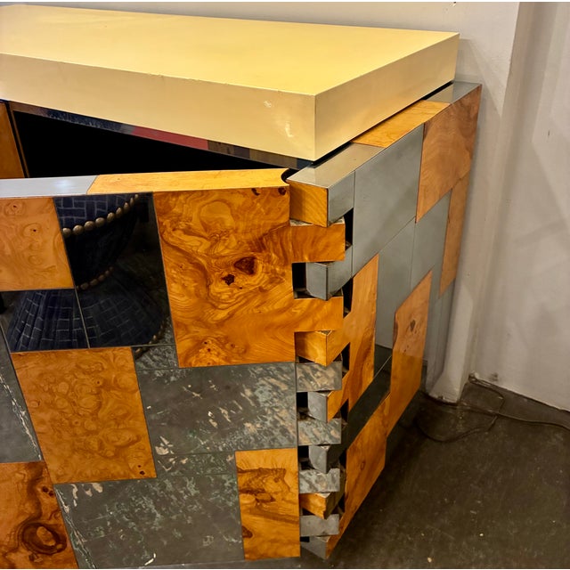 1970s Paul Evans Burl & Chrome Patchwork Cabinet, Attributed For Sale In New York - Image 6 of 12