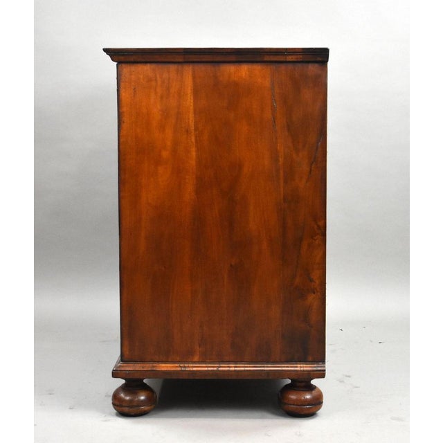 George III Burr Walnut Chest of Drawers, 1790 For Sale - Image 6 of 11