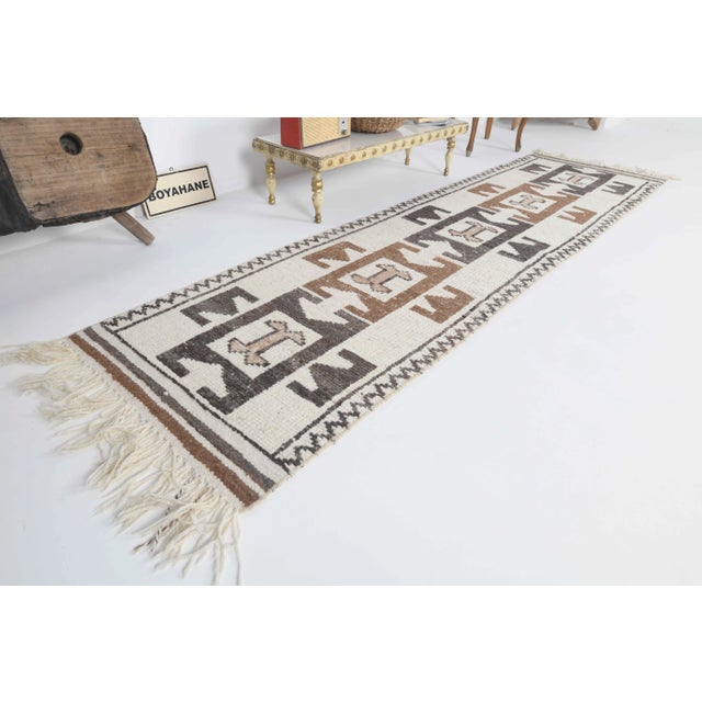 Vintage Turkish Oushak Handmade Wool Cotton White Runner For Sale - Image 4 of 11