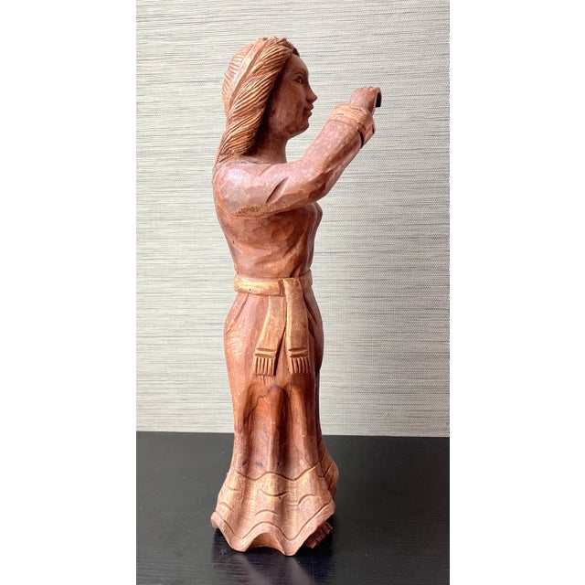 Wood 17th–18th Century European Giltwood Carved Female Figure, 18.5” Tall For Sale - Image 7 of 11
