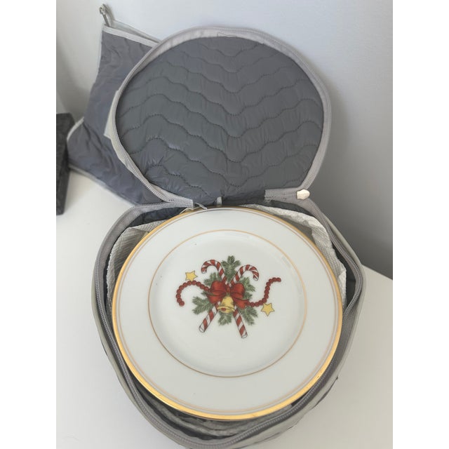 Fitz and Floyd. St.Nicolas Dinnerware Service for 14- 79 Pieces. 1970's For Sale - Image 9 of 17