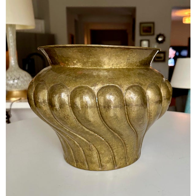Italian Hammered Brass Scalloped Jardinière Planter For Sale In Palm Springs - Image 6 of 15