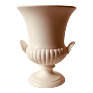 Rare 1930s Wedgwood Shell-Motif Urn Vase - Moonglow Glaze Perfection For Sale