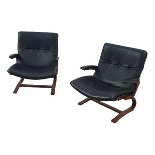 Scandinavian Black Leather Lounge Chairs, Set of 2 For Sale