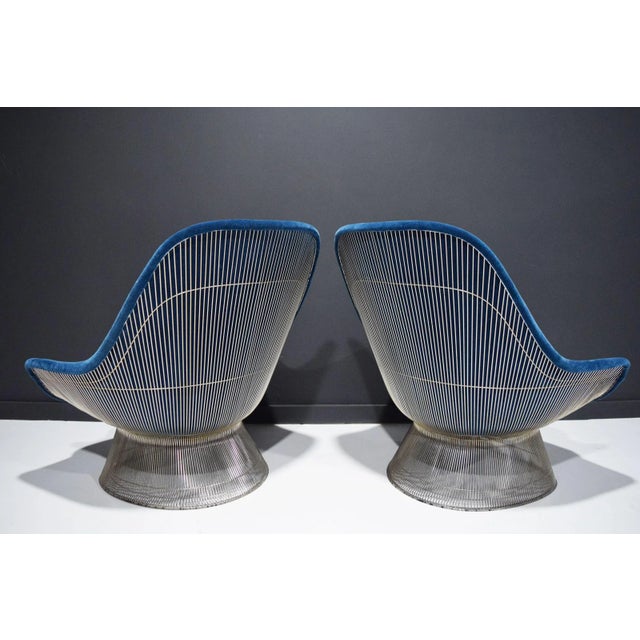 Metal Mid-20th Century Pair of Easy Chairs by Warren Platner for Knoll in Blue Mohair For Sale - Image 7 of 9