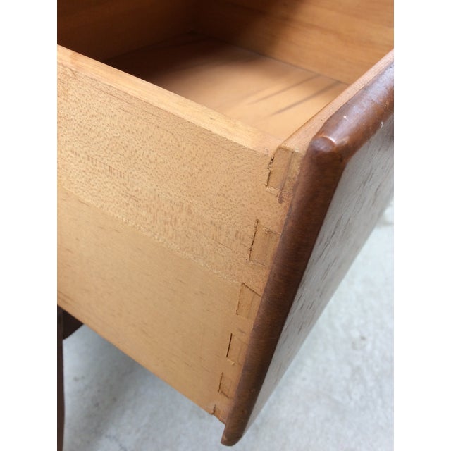 Mid Century Colonial Revival Solid Maple Nightstand With Drawer and Tall Tapered Legs For Sale - Image 11 of 15