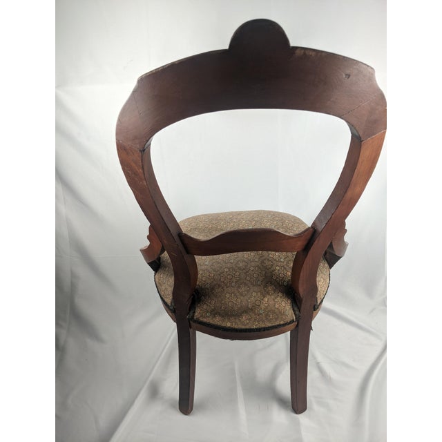 Antique Victorian Carved Wood Side Chair With Portrait Medallion & Figured Wood For Sale - Image 9 of 17