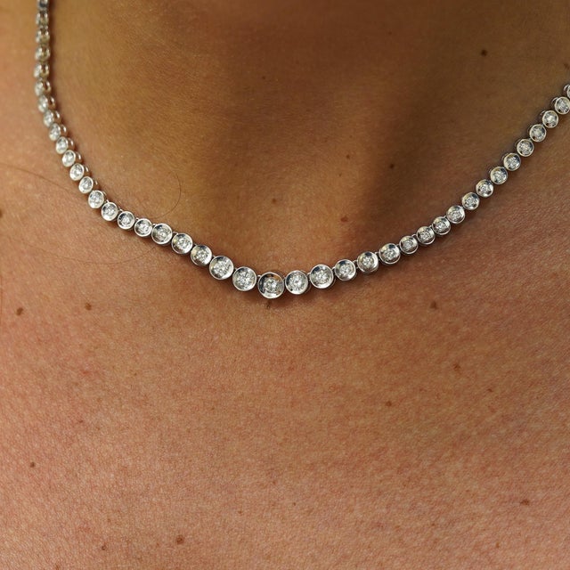 Modern 3 Carat Graduated Thick Bezel Diamond Platinum Tennis Necklace For Sale - Image 3 of 5