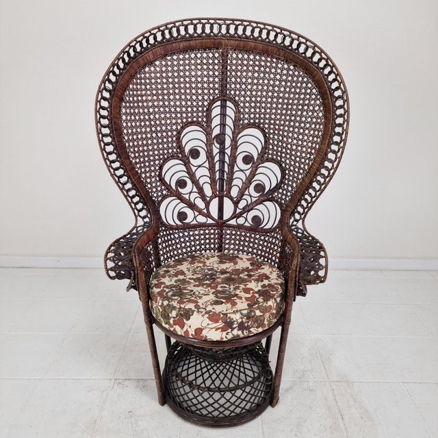 Brown Mid-Century Emmanuelle or Peacock Chair in Rattan and Wicker, Italy, 1960s For Sale - Image 8 of 18