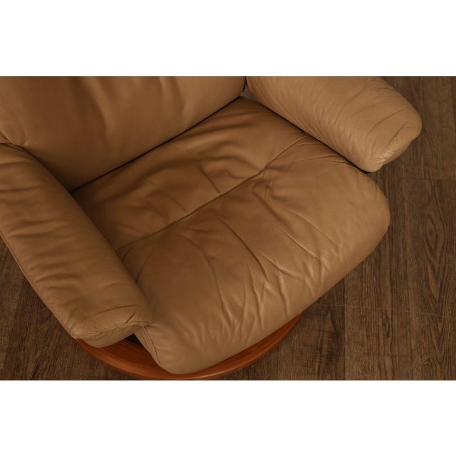Ekornes Stressless Modern Leather Recliner And Ottoman For Sale - Image 9 of 18