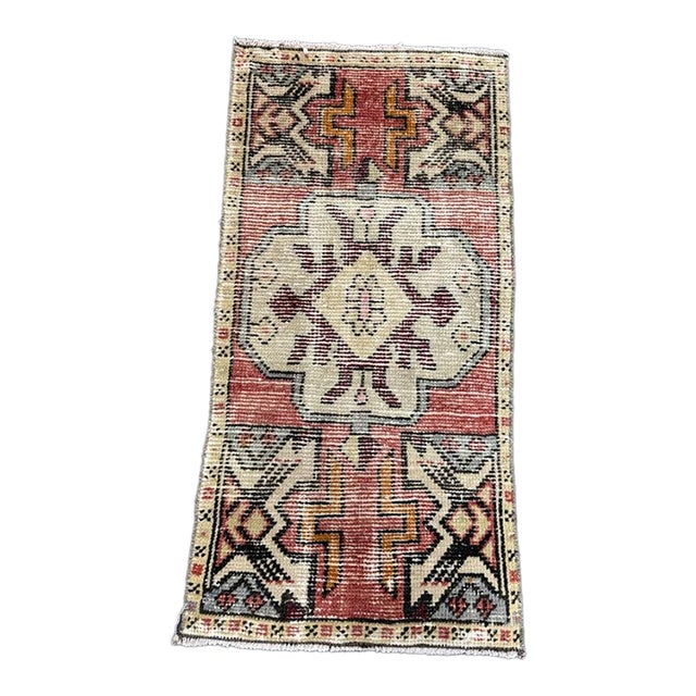 Turkish Yastik Rug 1'6" x 3'1" For Sale