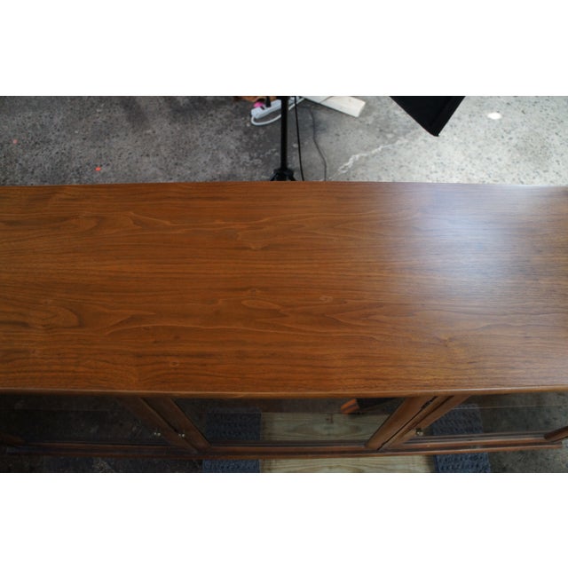 Mid Century Modern Boho Chic Mahogany Buffet & Hutch Bookcase Display Cabinet For Sale - Image 14 of 16