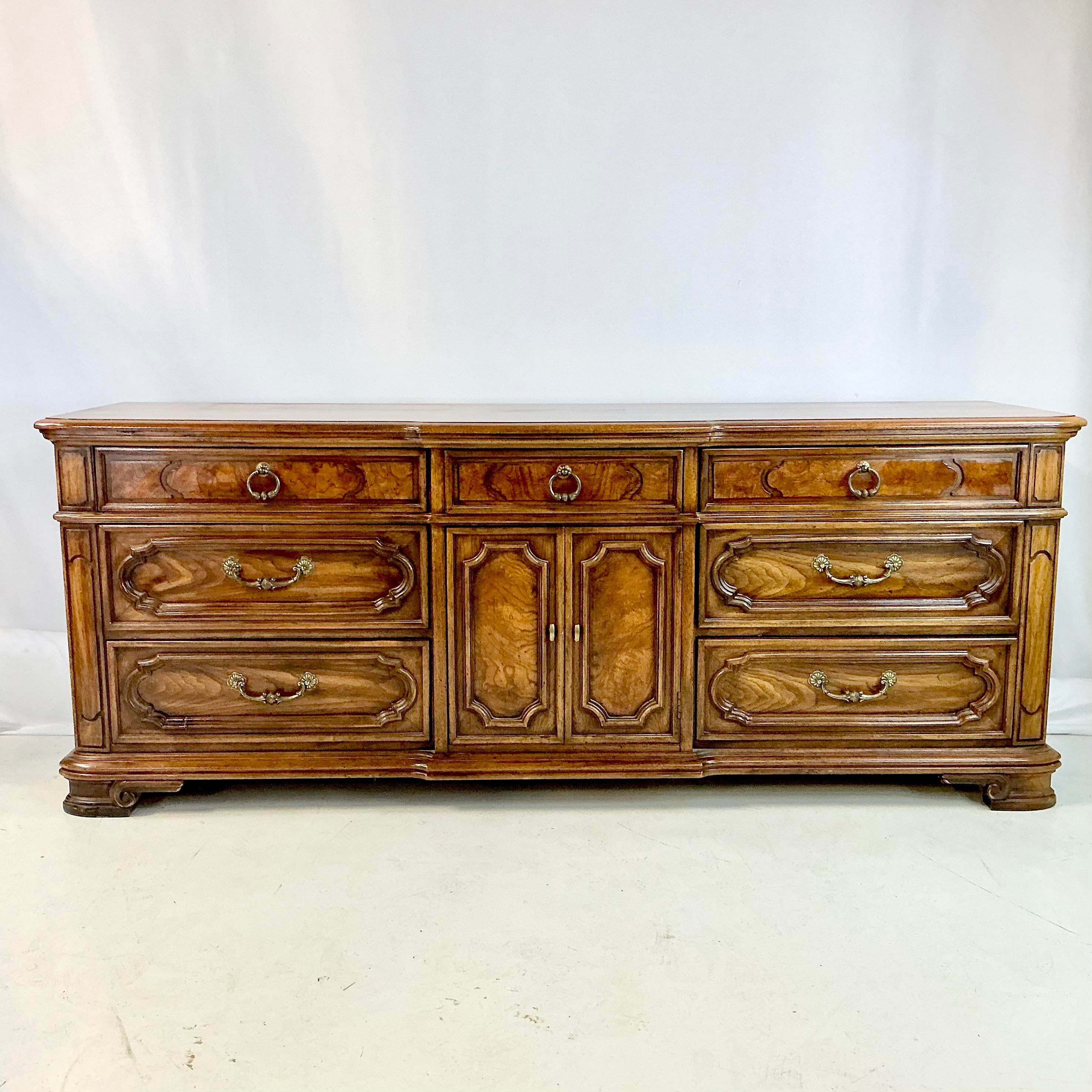 1968 Mid-Century Traditional Thomasville 7-Drawer Plus Dresser