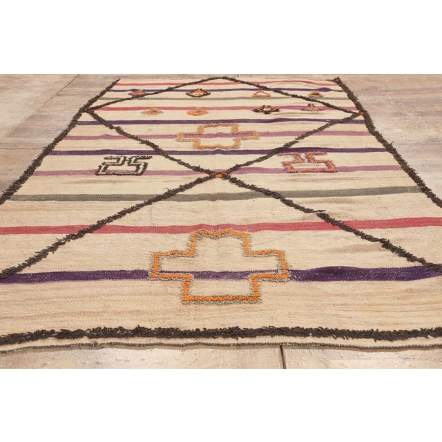 Vintage Taznakht Glaoui Moroccan Rug, 05'04 X 10'08 For Sale - Image 9 of 10