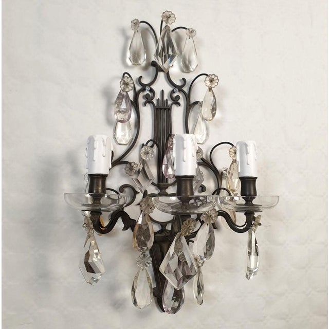 1900 - 1909 1900 Pair of Crystal Neoclassical French Sconces For Sale - Image 5 of 11