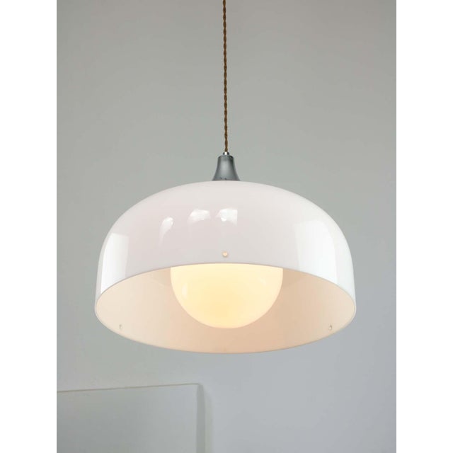 Large Space Age Pendant Light in White from Guzzini, 1970s For Sale - Image 17 of 18